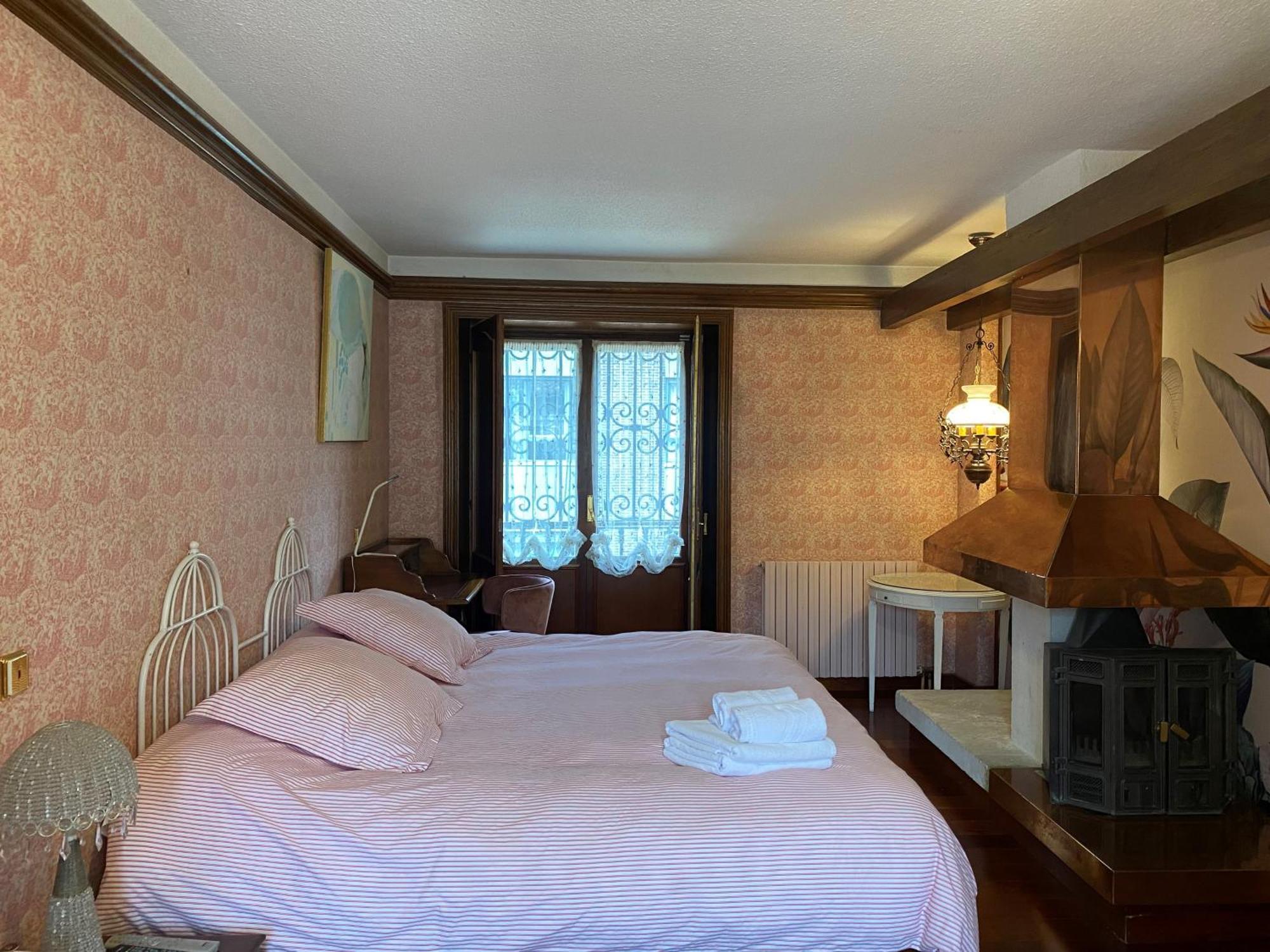 Apartamentos Maria Luisa Burgos Ngoại thất bức ảnh